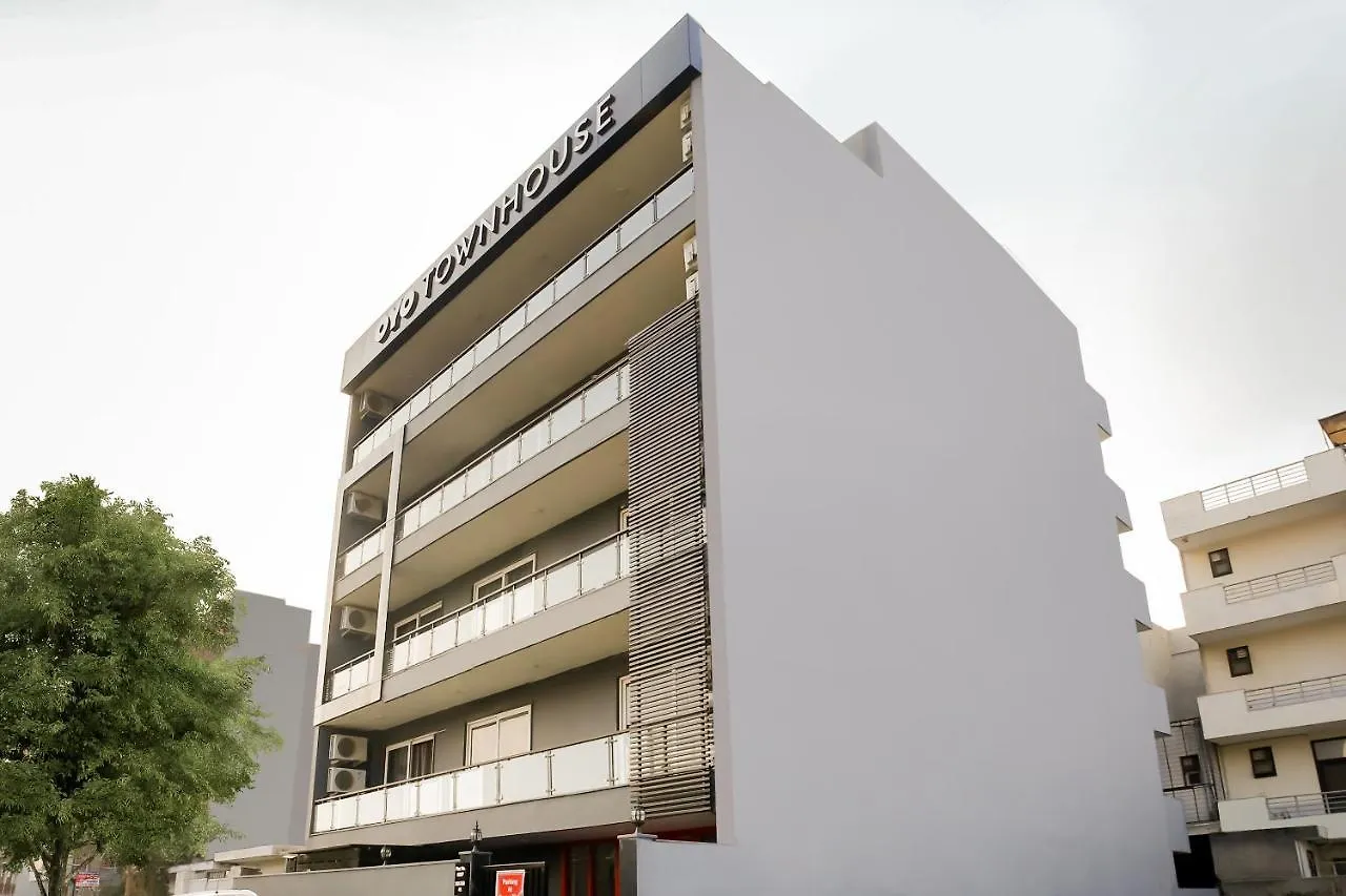 Oyo Townhouse 223 Kanhai Chowk Sector 45
